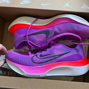 Nike Zoom Fly 5 size 8.5